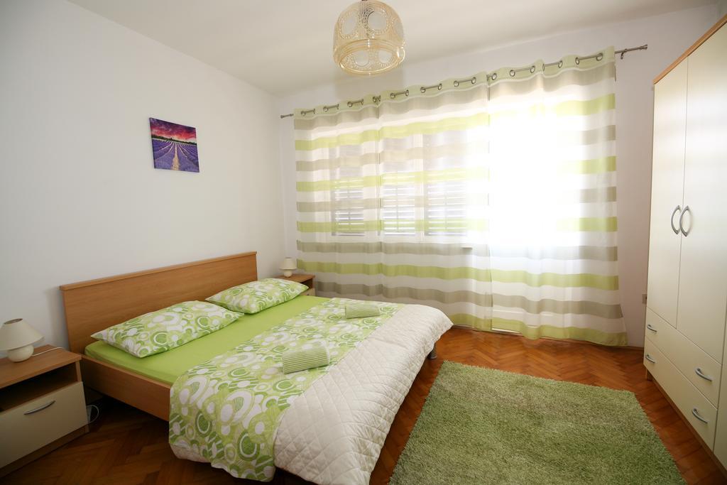 Apartment Merica Слатине Экстерьер фото