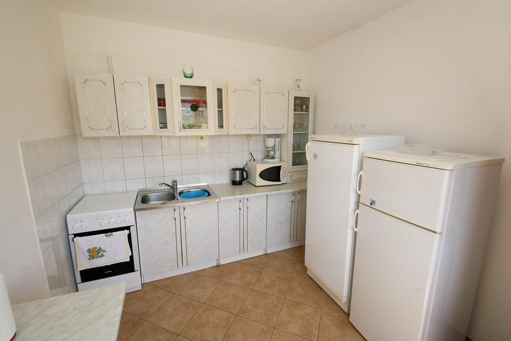 Apartment Merica Слатине Экстерьер фото